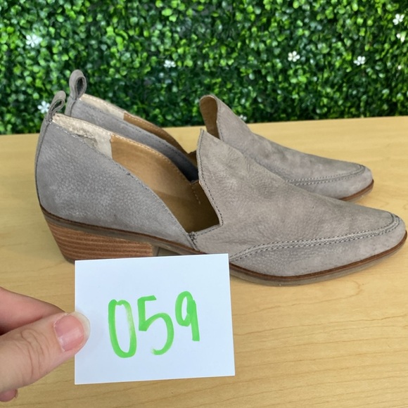 2-059 Lucky Brand Mahzan Bootie​ - Picture 2 of 11